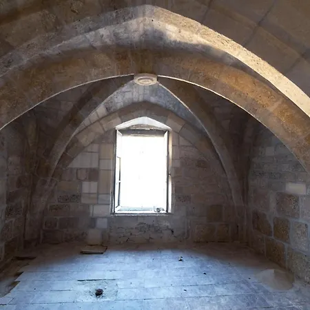 ゲストハウス A Baldaquin Maison De L'eglise Du Couvent